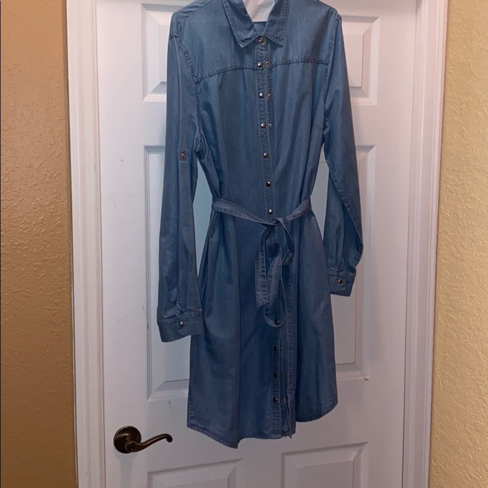 Jean dress only worn once in great condition.